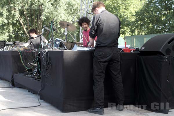 MOUSE ON MARS - 2012-05-26 - PARIS - Parc de la Villette - 